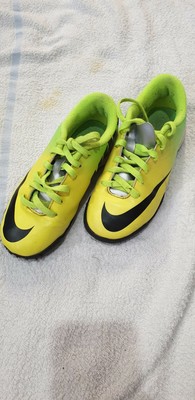 boys football trainers size 12